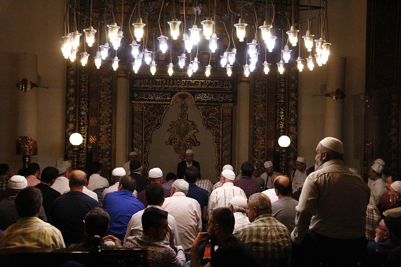 Bursalılar Kadir Gecesi'ni Ulu Camide ihya etti